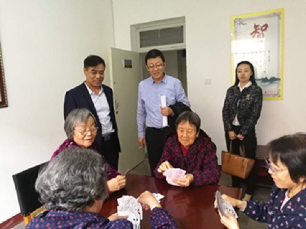 省教育厅离退休管理处正处级调研员范庆安莅临澳门平台指导工作