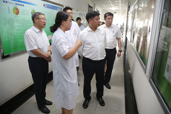李凤岐一行莅临澳门平台就推进医教协同、提升高等医学教育质量进行调研