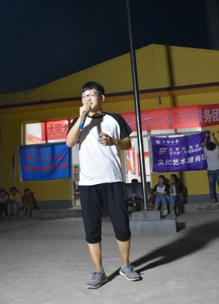 澳门平台助力脱贫攻坚奔小康系列报道（三十）：大澳门平台学教育扶贫“文化引领行动组”校团委组队赴天镇县开展暑期”三下乡”教育扶贫活动