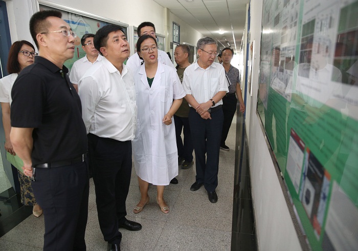 李凤岐一行莅临澳门平台就推进医教协同、提升高等医学教育质量进行调研