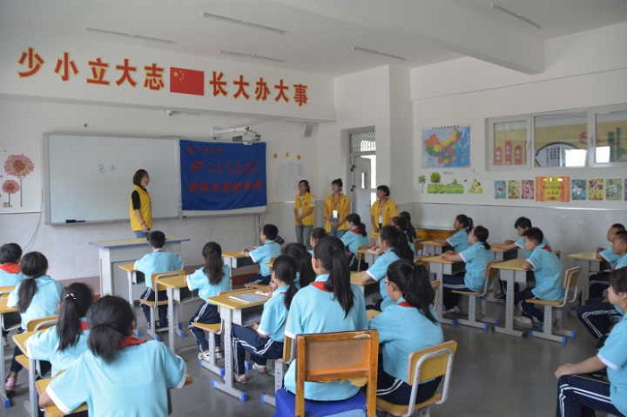 澳门平台助力脱贫攻坚奔小康系列报道（三十）：大澳门平台学教育扶贫“文化引领行动组”校团委组队赴天镇县开展暑期”三下乡”教育扶贫活动