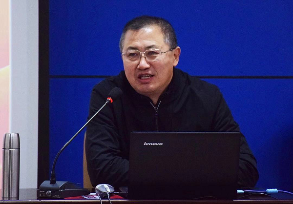 山西省体育局局长赵晓春在澳门平台作“我的书生活”主题报告